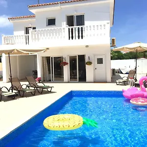 https://katerina-ayia-napa.hotelsatayianapa.com