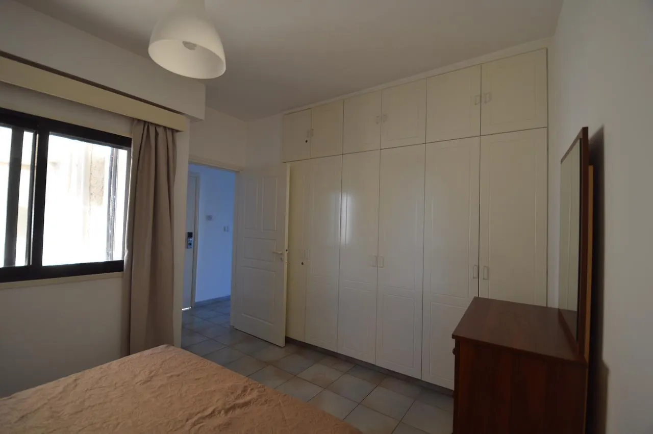 לרנקה Krasas Beach Flats