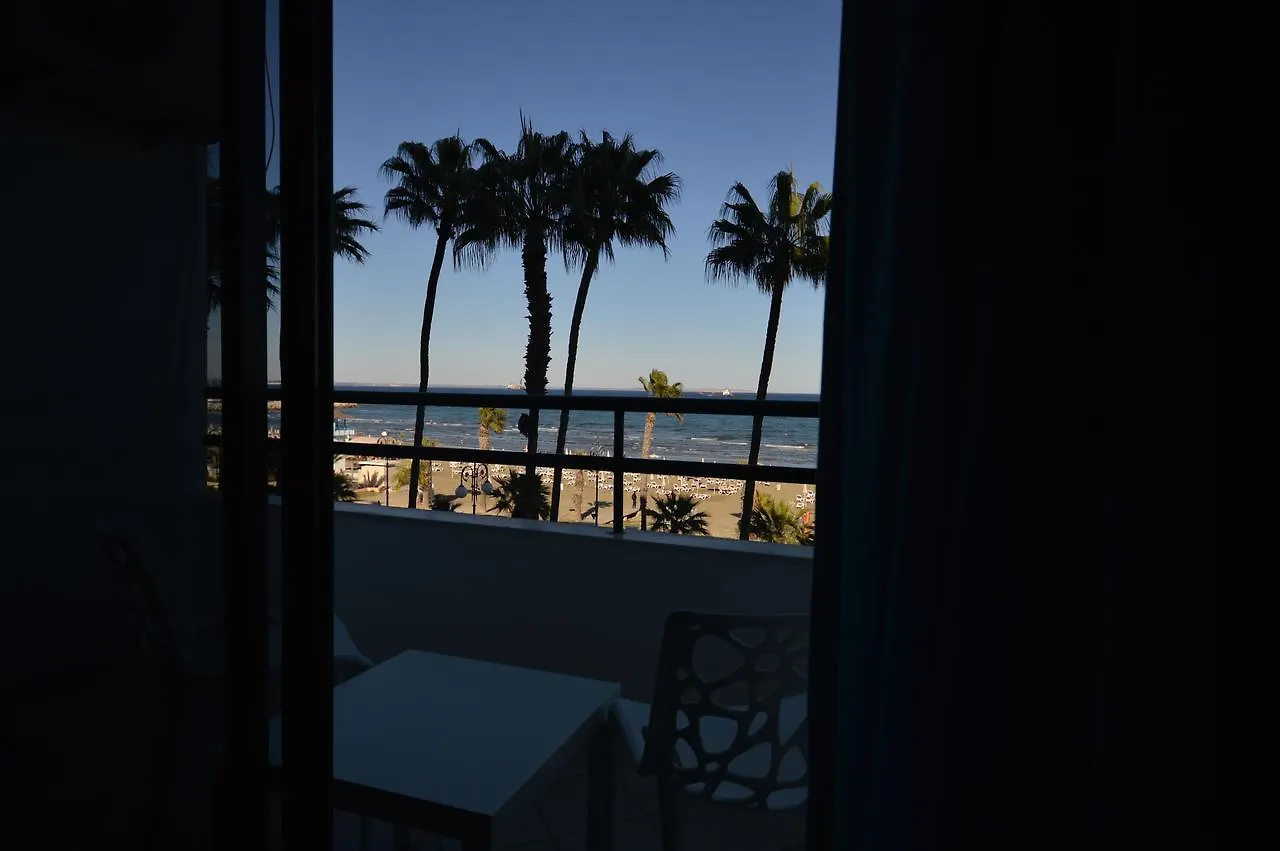 דירה לרנקה Krasas Beach Flats קפריסין